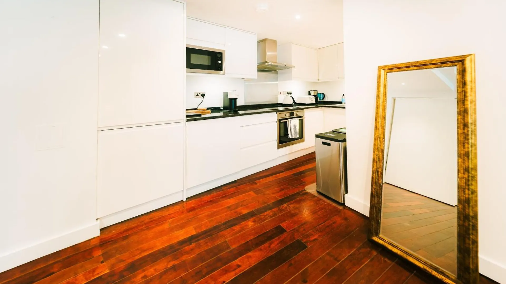 Gorgeous Apartment In The Heart Of Trendy Shoreditch London 0*,